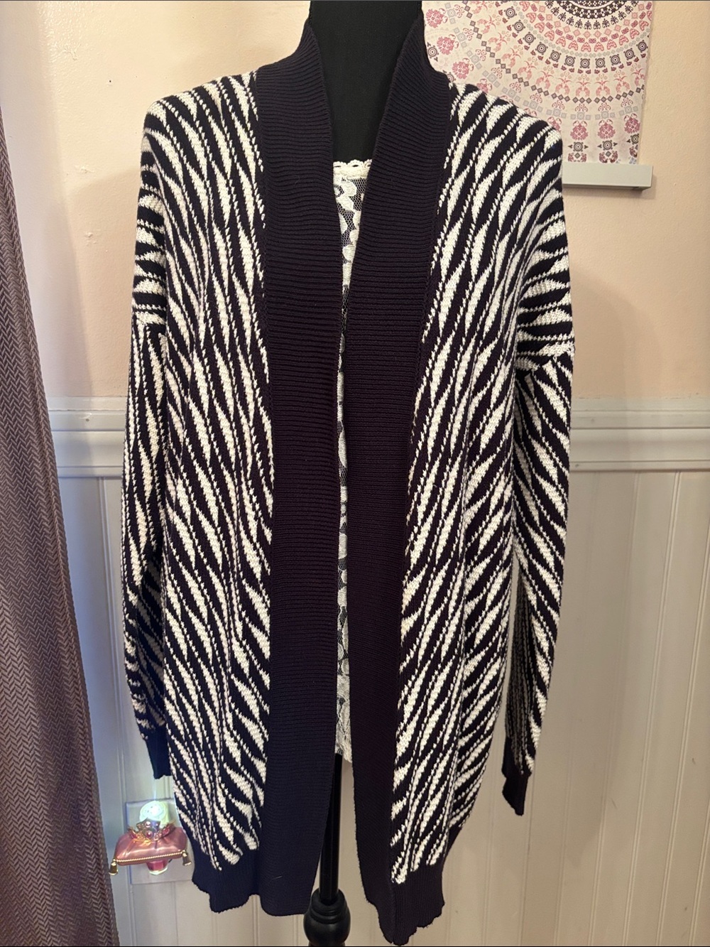 Liz Claiborne Black and White Zebra-Style Open-Front Cardigan